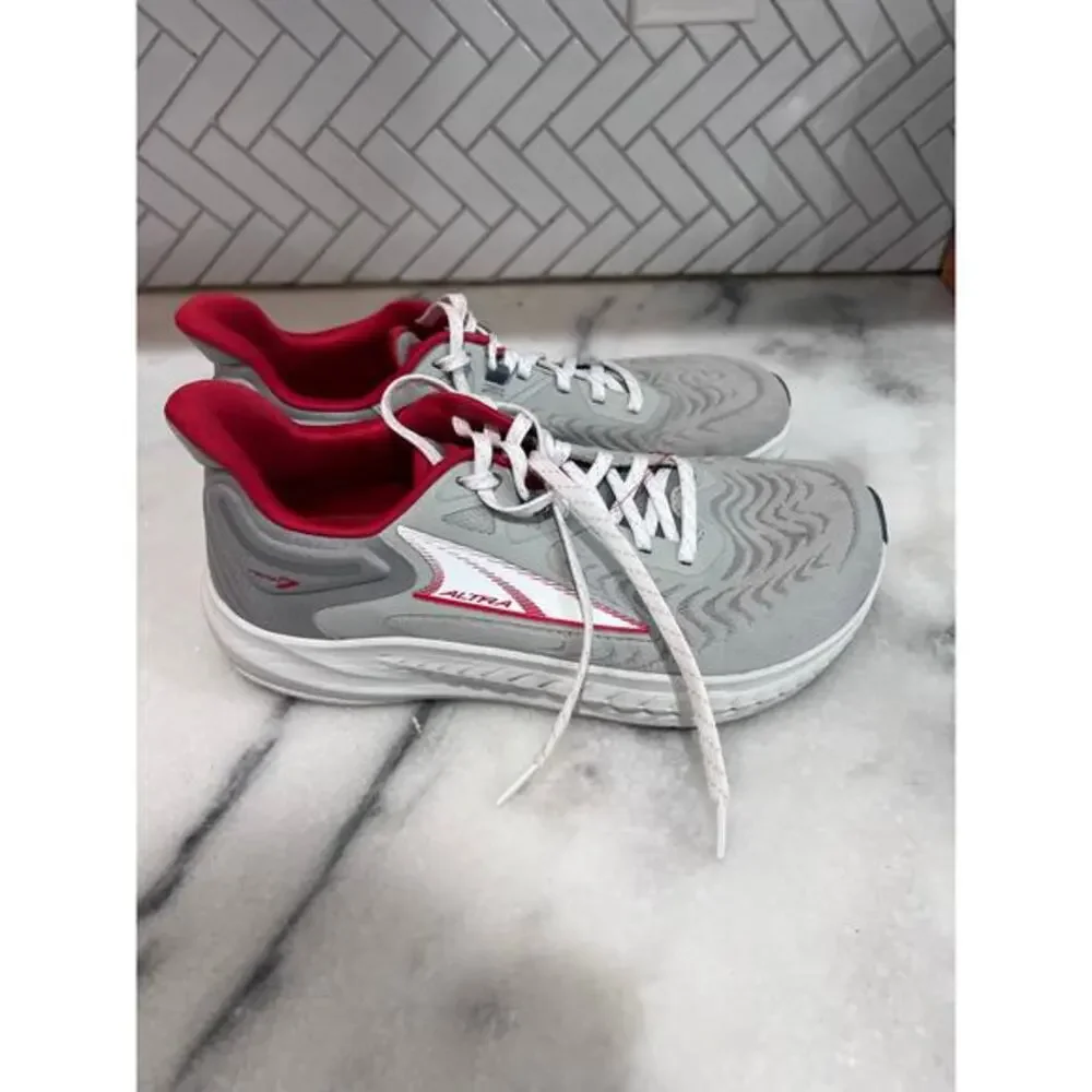 Altra Rivera 3 Women’s Road Running Shoes – Size 7.5 – Gray/Red – AL0A82C4264